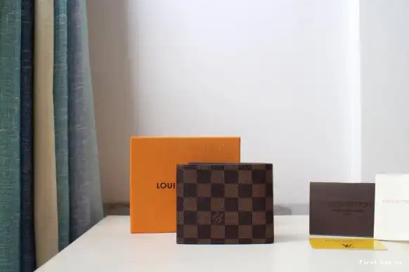 First bag ru LOUIS AMERIGO VUITTON WALLET 0428
